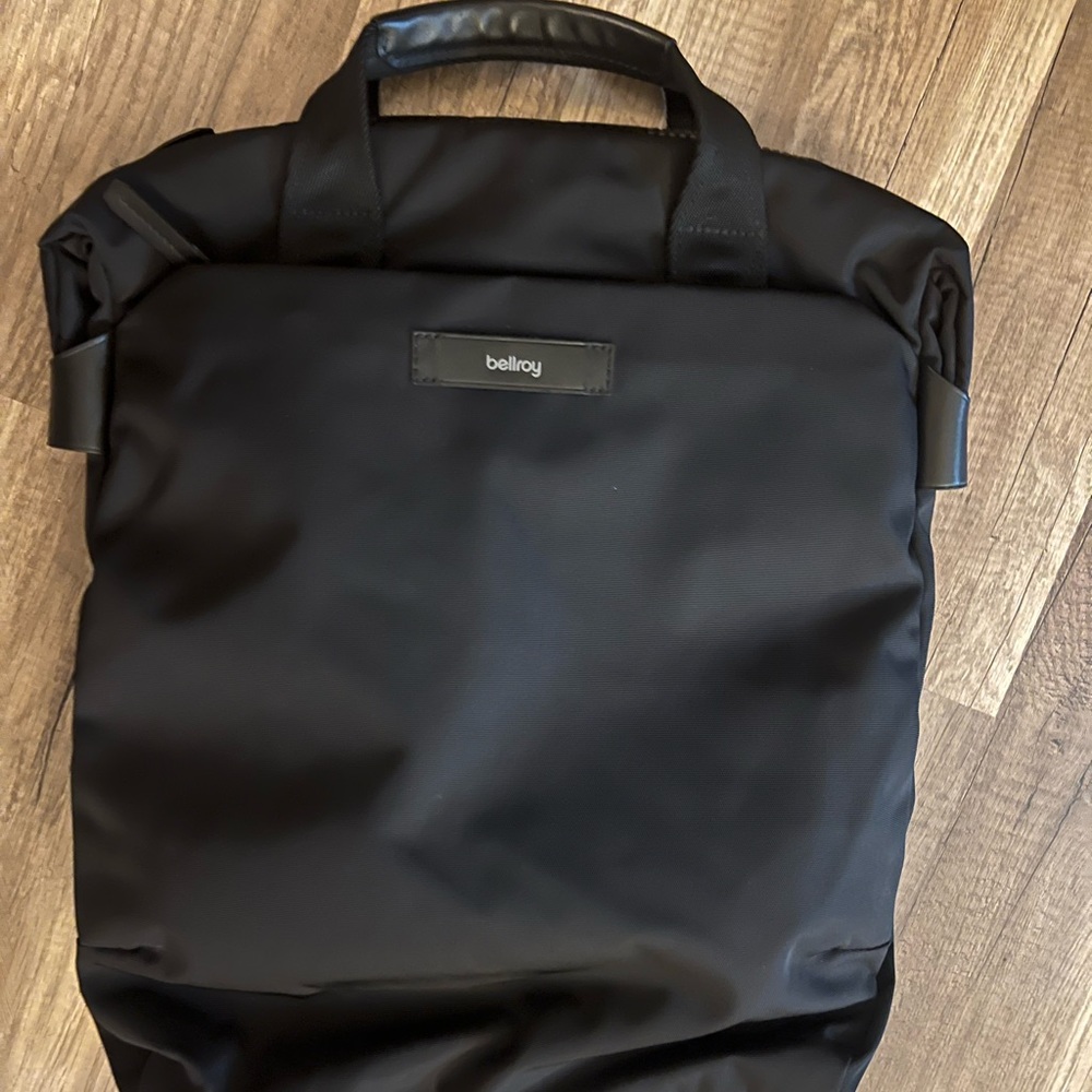 Sold out rare Bellroy Duo Totepack Laptop Black excellent condition